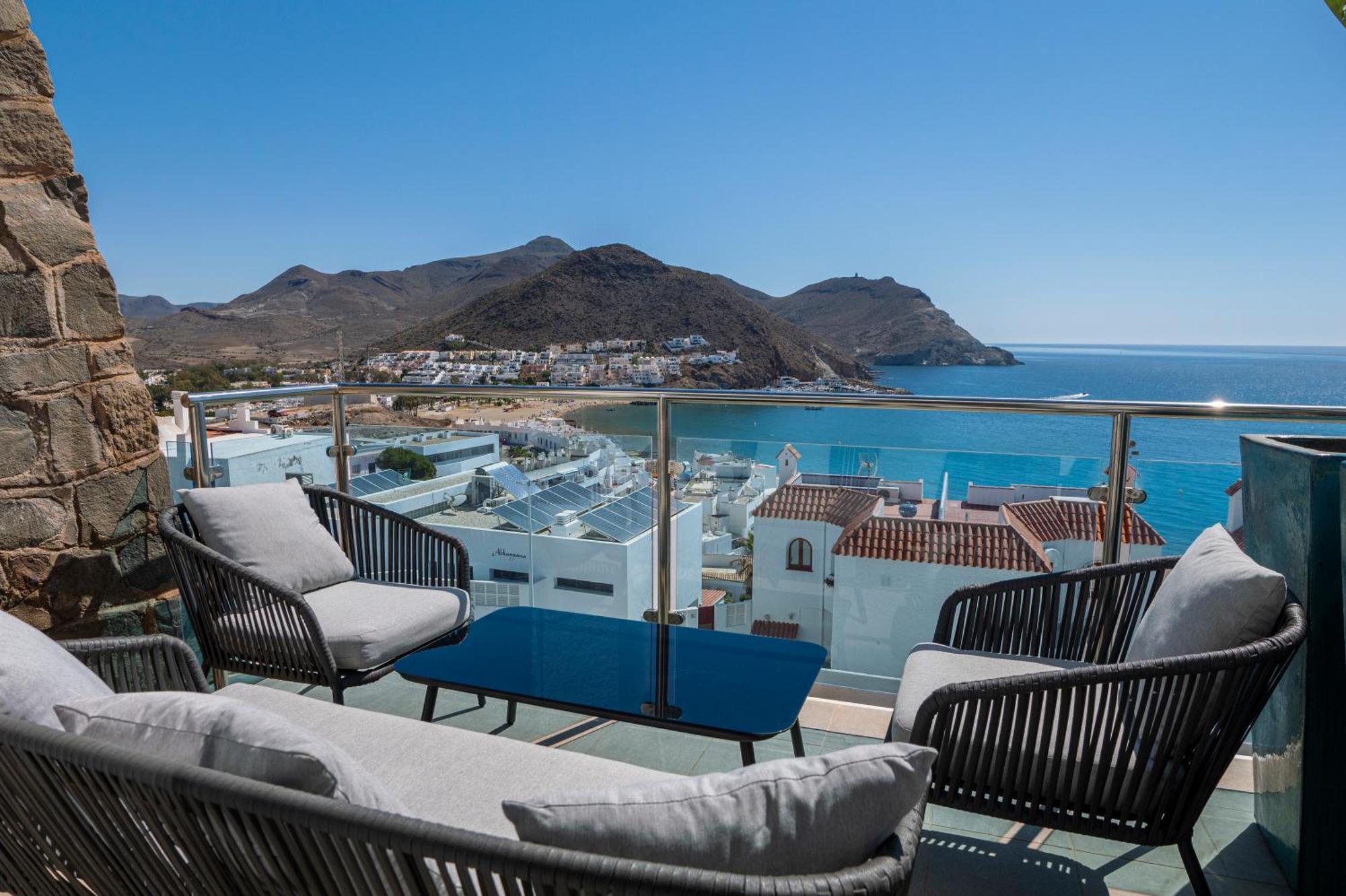 Pintos Julio Visconti 4 * San Jose (Almeria)